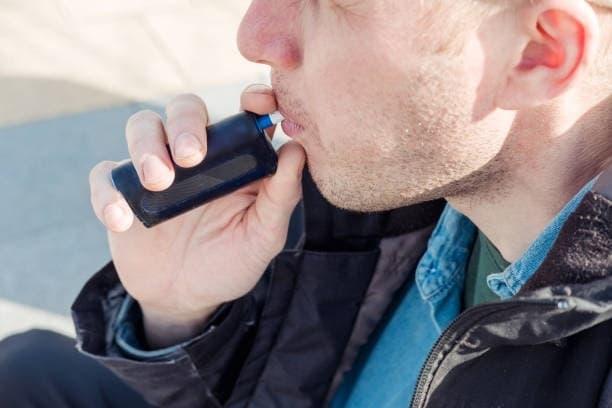 E-Zigaretten traveler essentials and is e cigarette allowed in international flight answered by experts