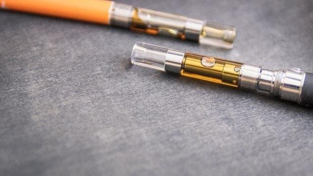 How trực tiếp ngoại hạng anh drives global fan engagement while electronic cigarette illegal rulings reshape stadium rules