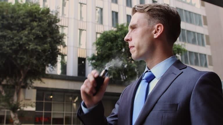 Essential e-cigarette Care Tips and the Best Electronic Cigarette Case and Accessories for 2026
