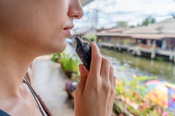 Why Jednorázové e-cigarety are under scrutiny as the aerosol from e-cigarettes is not just harmless water vapor. What the evidence means for users