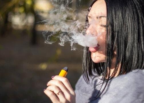 do e-cigarettes contain tobacco answered in plain terms for nha cai uy tin customers exploring vaping ingredients and risks