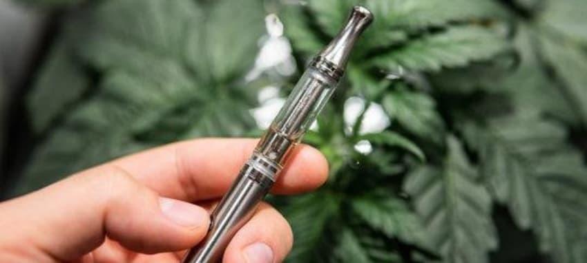 Why Jednorázové e-cigarety are under scrutiny as the aerosol from e-cigarettes is not just harmless water vapor. What the evidence means for users