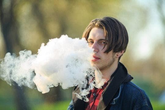 A practical guide to trực tiếp bóng đá live streams and what is the meaning of e cigarette explained for curious fans