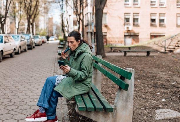 Why trực tiếp bóng đá xôi lạc live streams are sparking new debates about electronic cigarette vs normal habits among fans